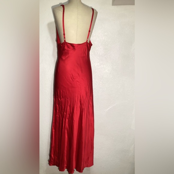 Victoria’s Secret Vintage red 100%silk lingerie size medium - Picture 2 of 8